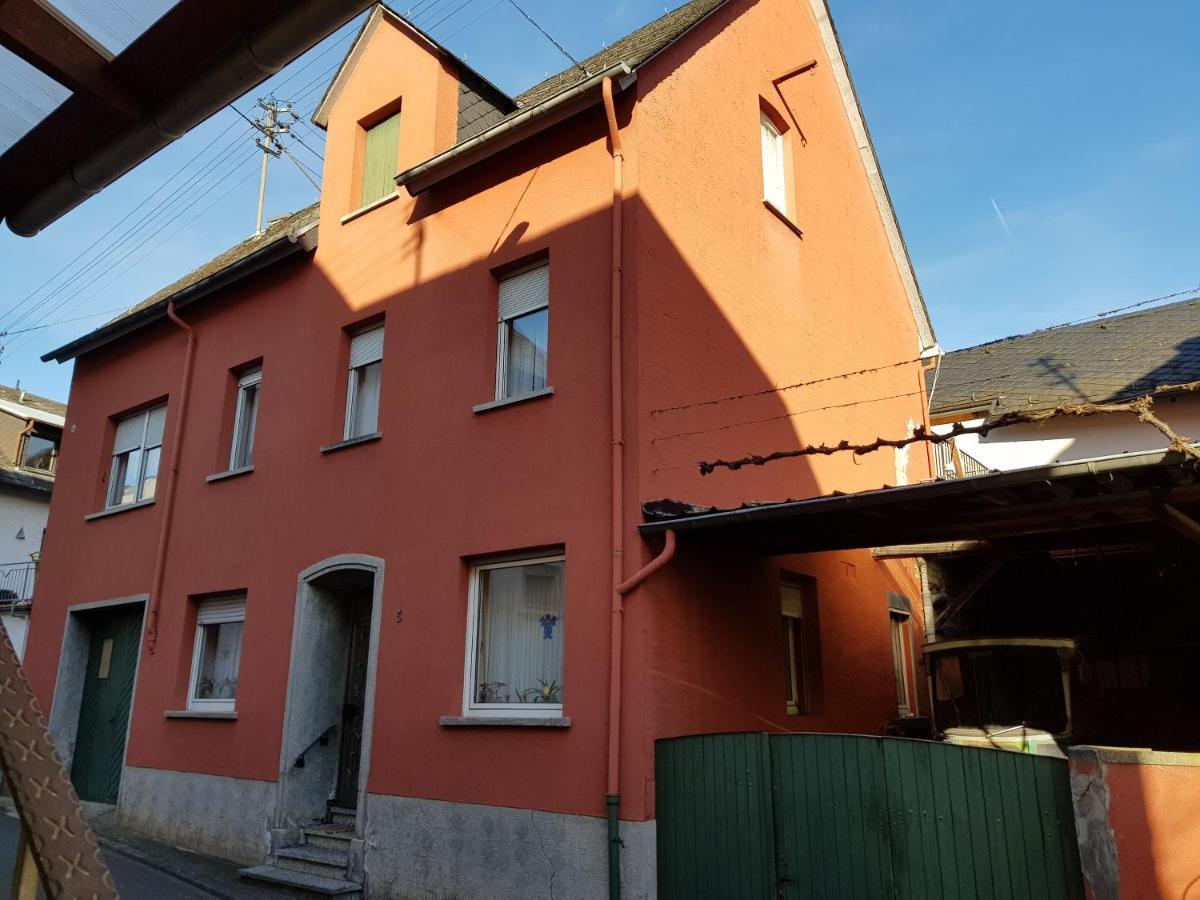 Апартаменти Weingut Helmut Barzen Целль-ан-дер-Мозель Екстер'єр фото